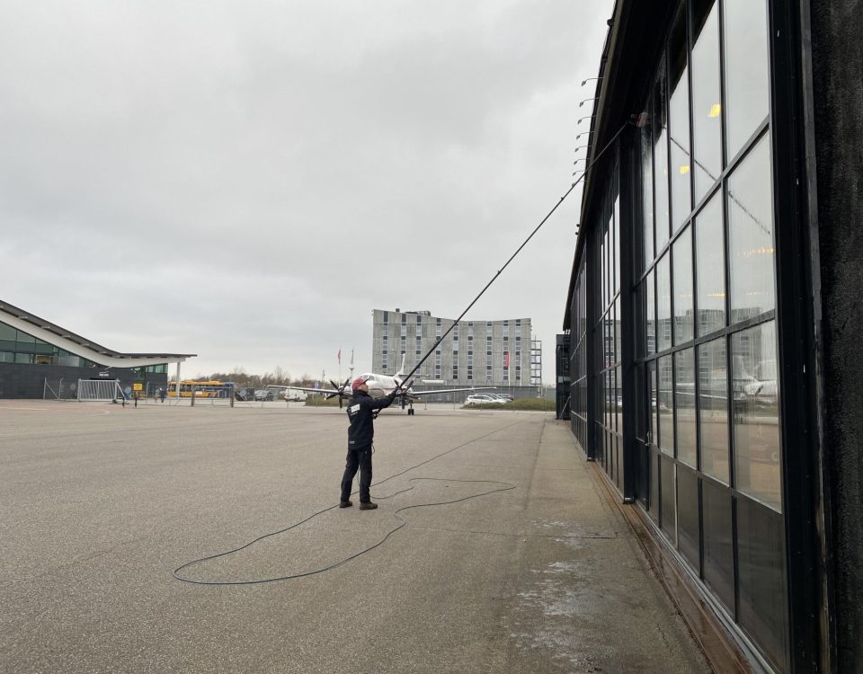 M-Clean i Aalborg Lufthavn
